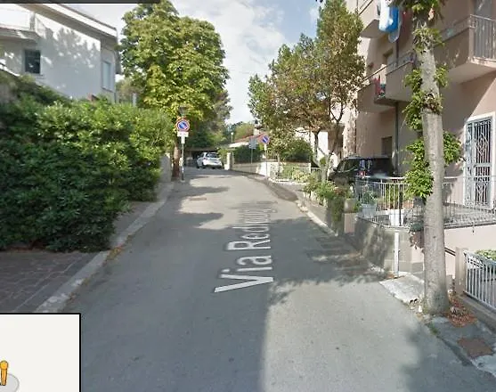 Al Piano Terra A Gabbice Mare Per Grande Compania *