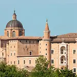 Al Piano Terra A Gabbice Mare Per Grande Compania ガビッチェ・マーレ