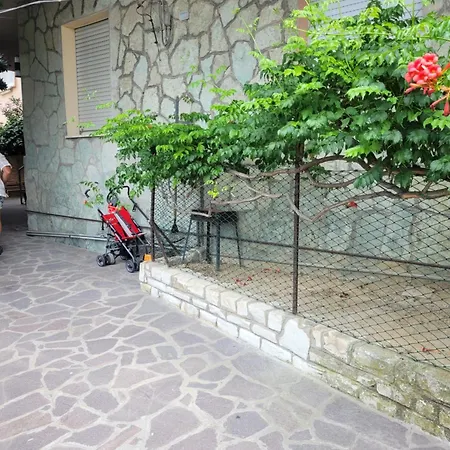 Al Piano Terra A Gabbice Mare Per Grande Compania * Gabicce Mare